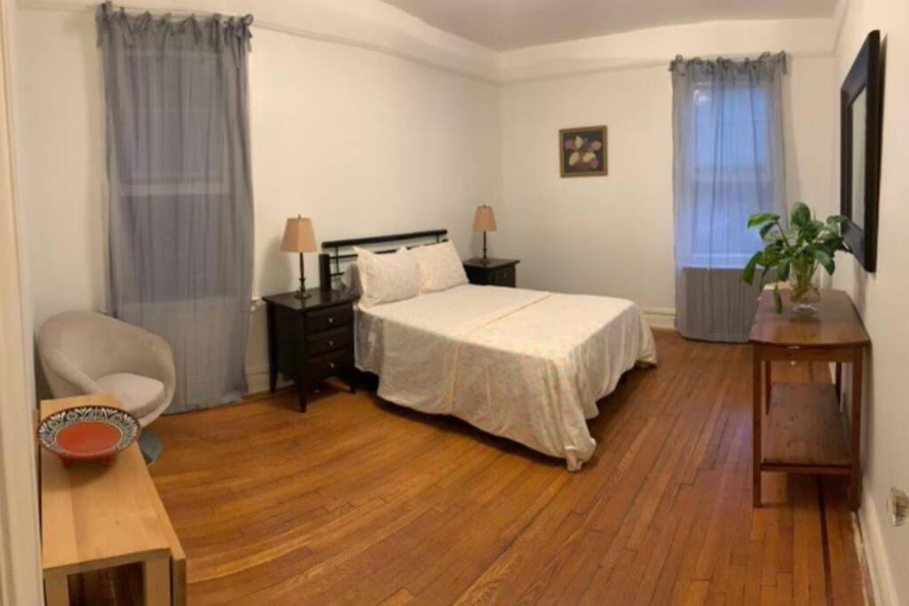 Cozy 2 Bedroom Apartment In Queens New York Exterior photo